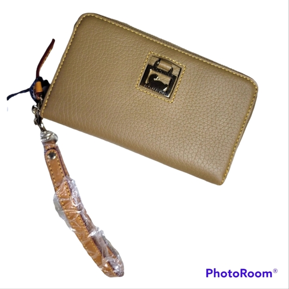 DOONEY & BOURKE Taupe Folded Zip Wristlet - Picture 1 of 5